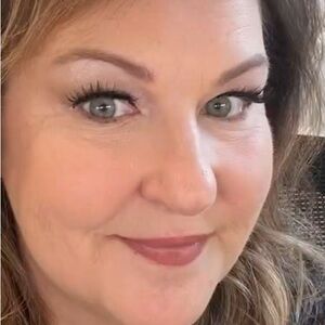 Meet your Posher, Charlotte